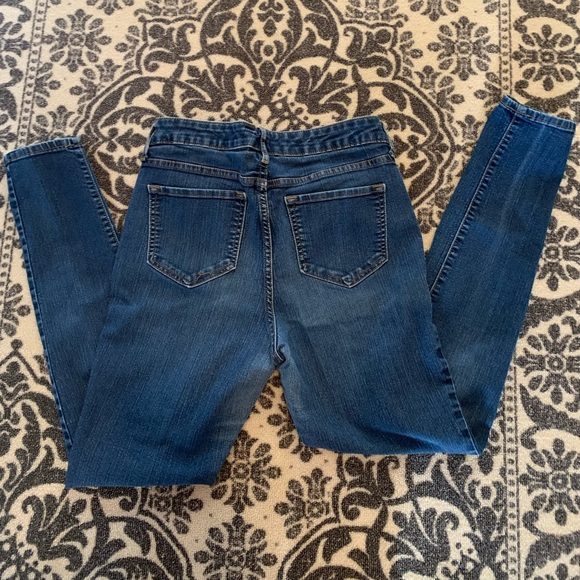 Old Navy Super Skinny - Picture 2 of 4